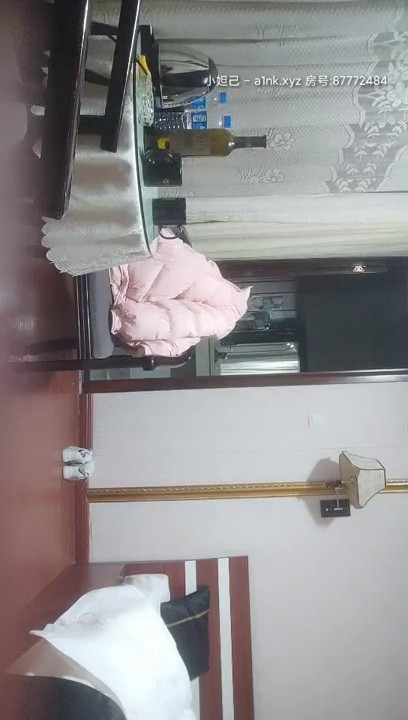 你们要的学生妹，【专约良家】刚开学就约出来开房，小妹妹青涩单纯，爱上大鸡巴插入的快感不能自拔