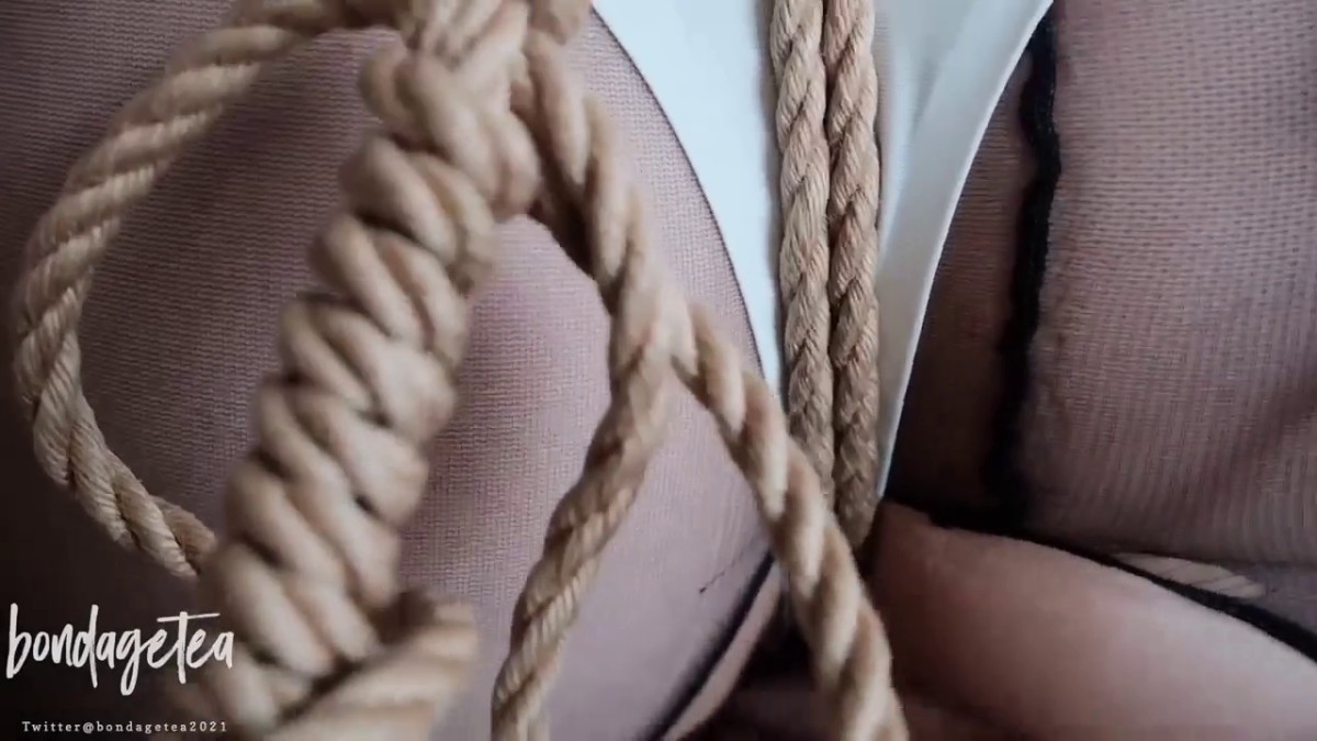 精品推荐 捆绑调教佳作『绳精病』系列 可爱水手制服大奶萌妹的多毛嫩逼被炮机指插轮番抽插