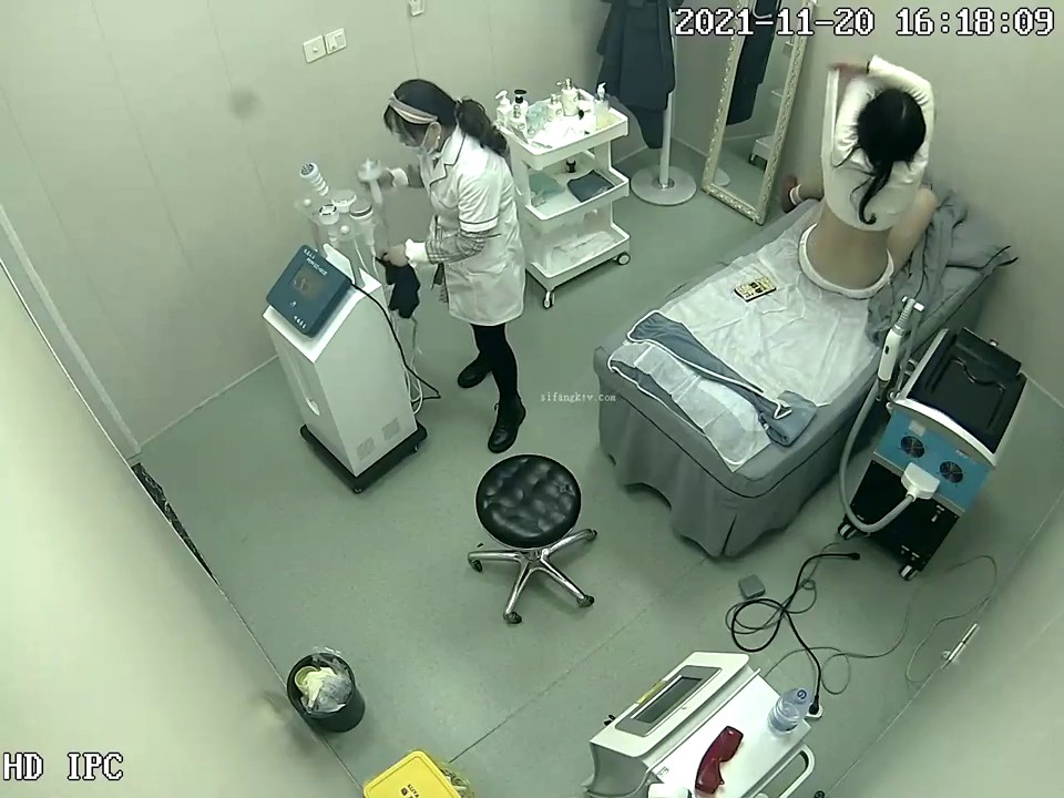 私房一月最新流出 稀有黑客破解美容院摄像头11-12月胸部按摩激光雷射除逼毛2021-11-20
