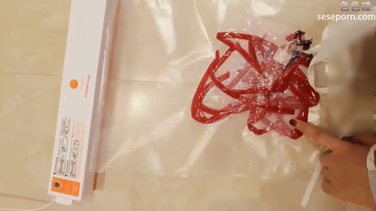 超卡哇伊美少女三寸萝莉之古装摇篮潮吹记 道具插粉嫩美穴 淫水不停流 诱惑呻吟 浴室剃毛 高清720P完整版