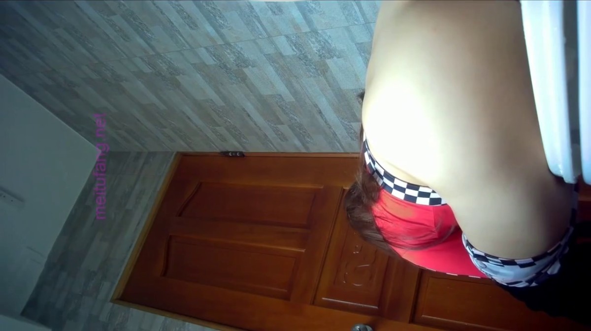 极品美女车模撅着白皙的屁屁尿尿 这身材吊炸天