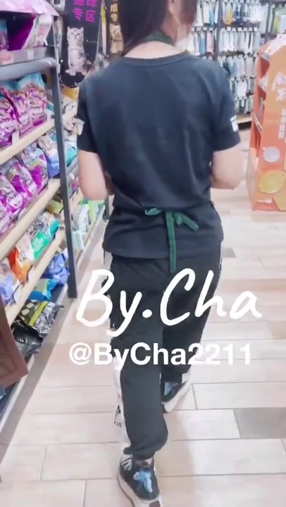 推特查小理挑战全网极限露出最大尺度丝袜母狗全裸只穿丝袜逛商场