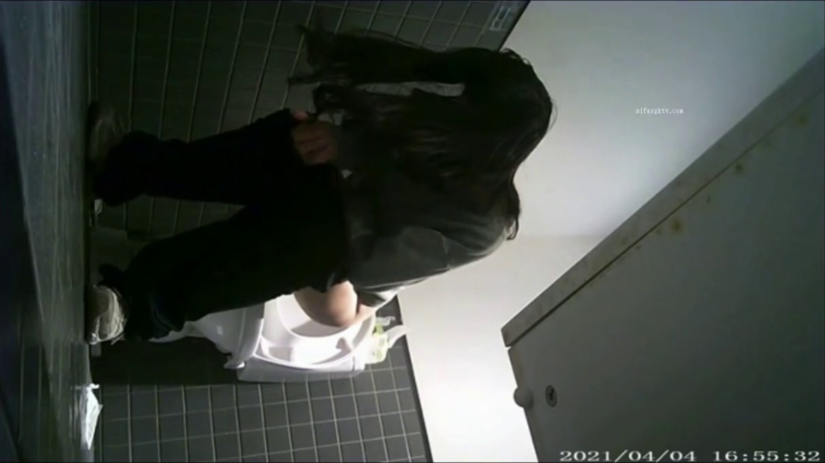 【未流出出厕拍】 国内咖啡馆固定拍摄都是年轻妹子1