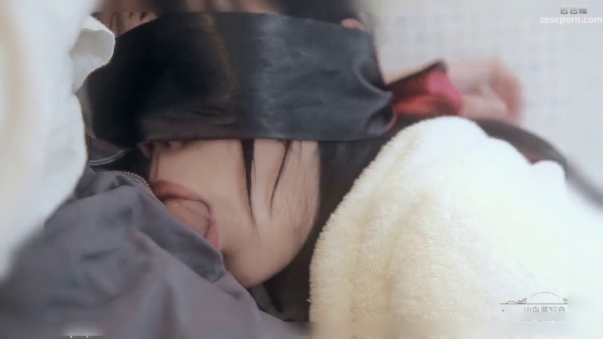 汤不热网红极品嫩妹小鸟酱-小草莓蒙眼销魂口技唾液充足嘴当逼洞插1080P超清