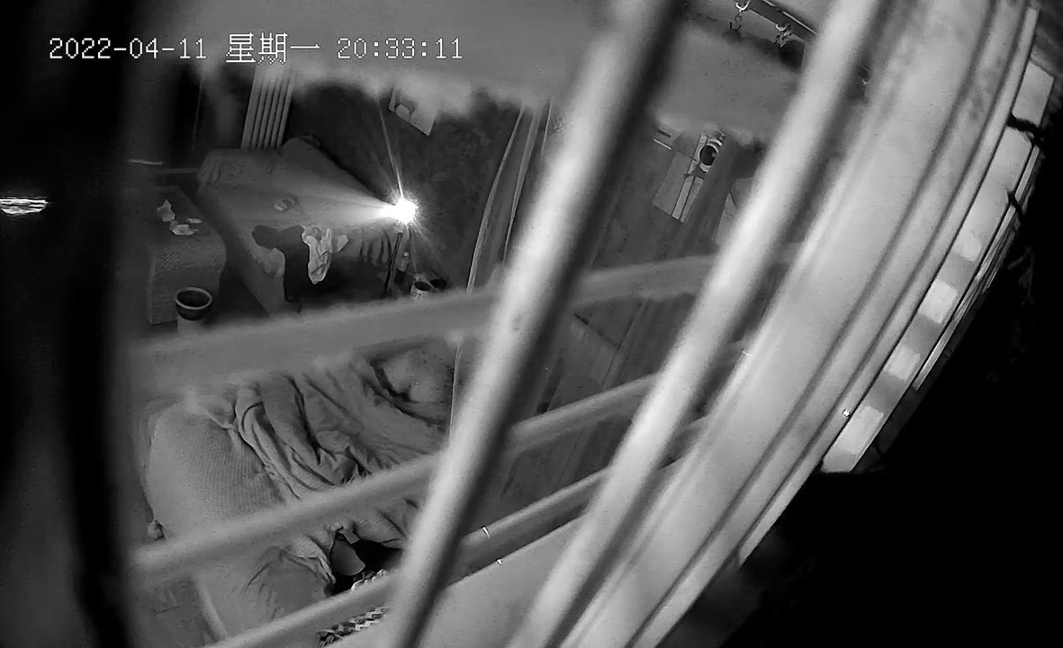 2022.4_11--13新流出360酒店摄像头偷拍 情趣舔脚 SM捆绑皮鞭拍打字母调教极品学妹1