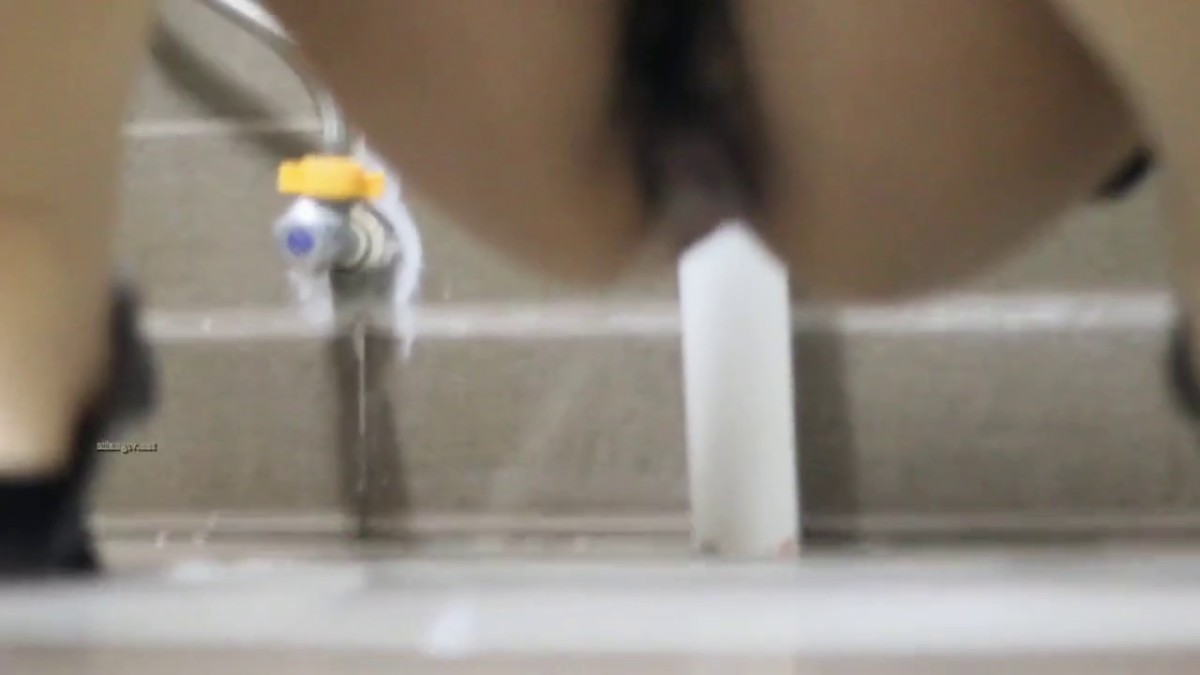 外购新品 牛人大神偷窥制服美女、制服空姐嘘嘘 好漂亮的开口鲍，大号粗粑粑0