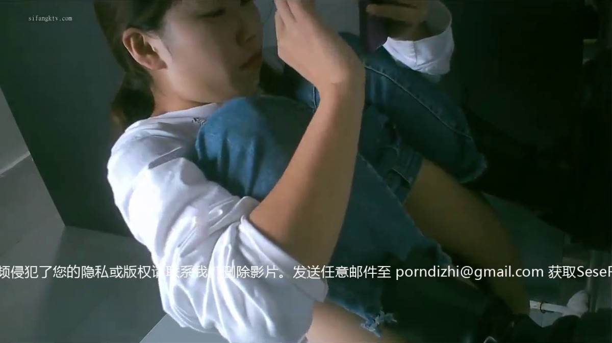 【平角全景厕拍】单位女厕连拍多位漂亮的丝袜妹纸15