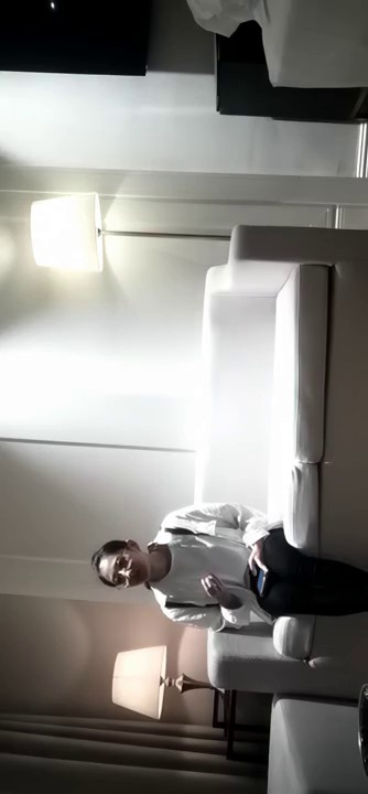 【無水印--超清新片速遞】2020.10.7【屌哥全国探花】，211大学兼职学生妹，神似某网红，超劲爆一小时