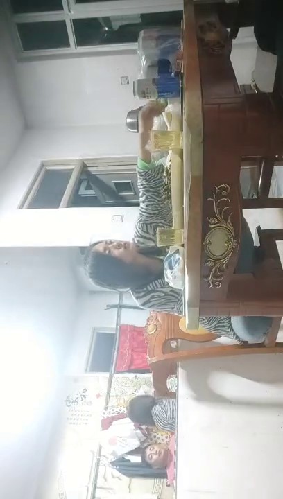 2022-5-23【大内密探008】再约良家骚女，吃饱喝足再开操，开档黑丝猛扣穴，怼着大屁股尽情输出