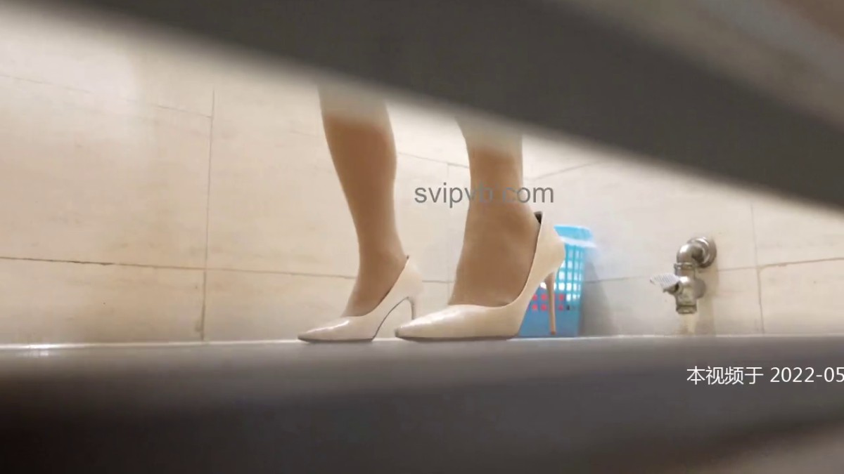 【经典厕拍】SVIP关站前原作者众筹二次流出的价值500RMB绝版厕拍 大堂+空姐原版流出第7期MZKS6191_(new)