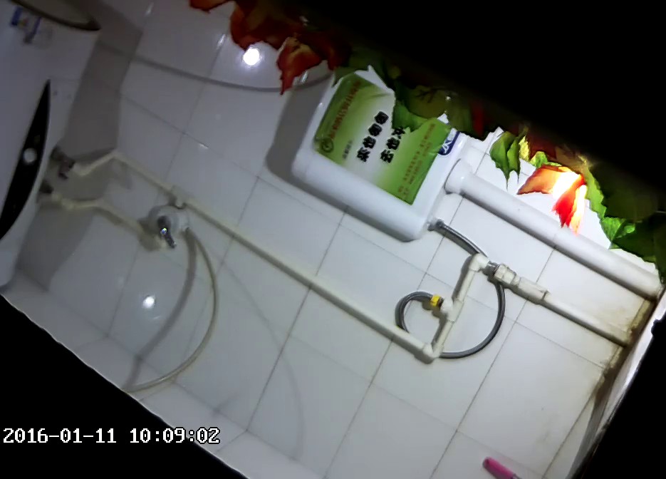 大神电子厂女工宿舍暗藏摄像头 偷窥多位高颜值的妹子尿尿5