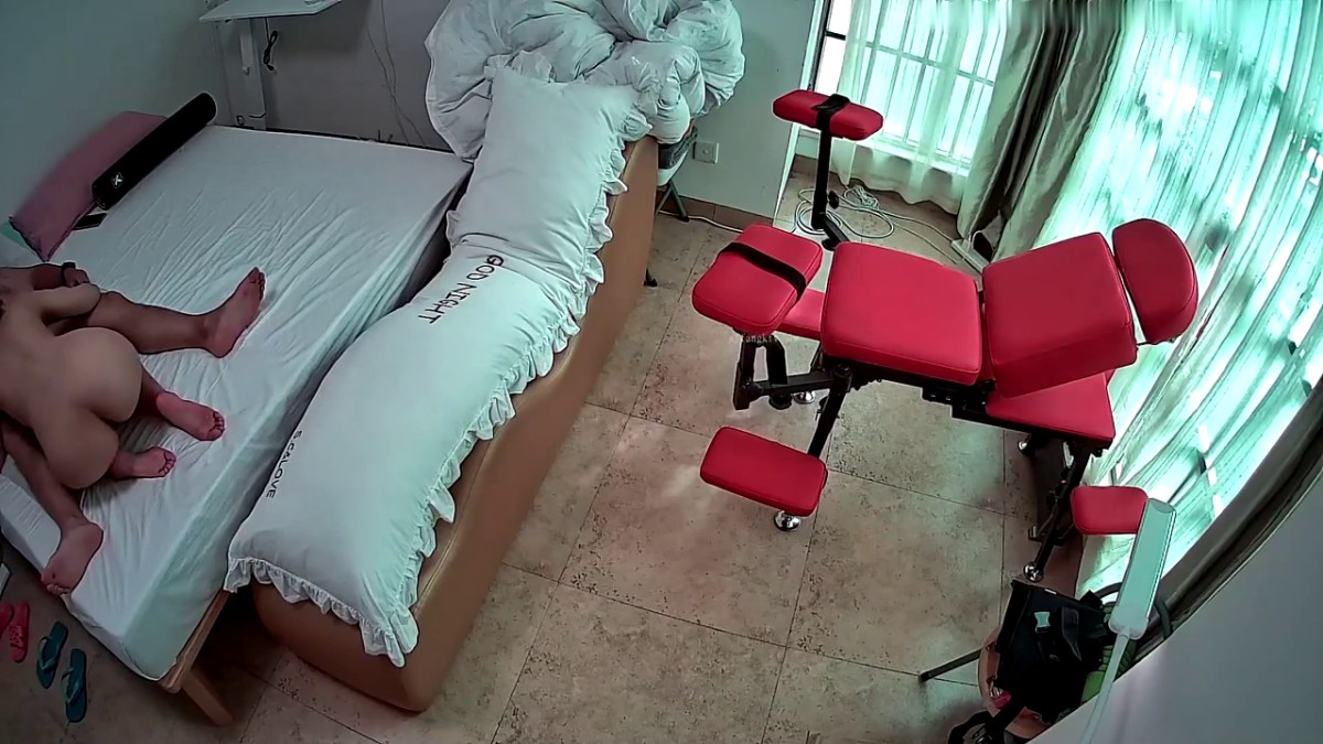 约炮新女主竹笋吊钟爆奶妹纸 口活好 淫声浪 内射妹子一满逼 五机位拍摄 高清 (4)