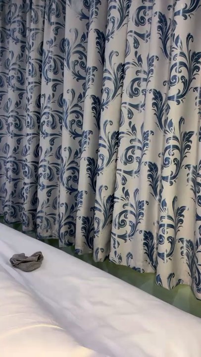 花臂纹身新人小妹，和男友操逼，微毛肥美嫩穴，丝袜撕裆小逼紧致，射太快不满足