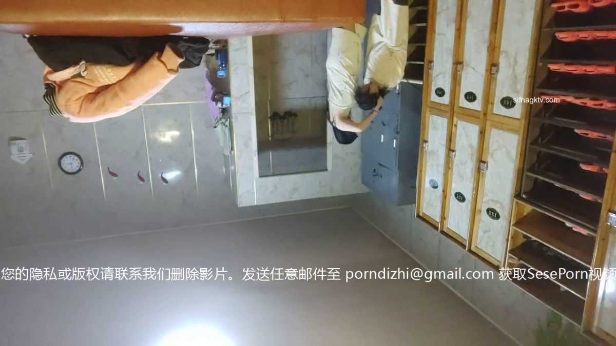 东北浴室大澡堂子 男扮女装潜入女浴室偷拍几位少妇洗澡搓背2