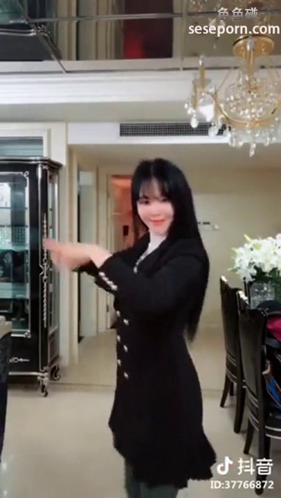 【极品女神系列】性感爆乳女神刘钰儿口舔香蕉超诱惑口活展示 性感舞骚弄姿抖音诱惑视频合集 高清720P版