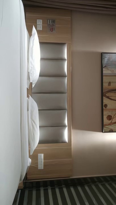 2022.2.22，【换妻探花】今夜32岁护士，良家风情，肤白人骚胸大，干柴烈火战况12