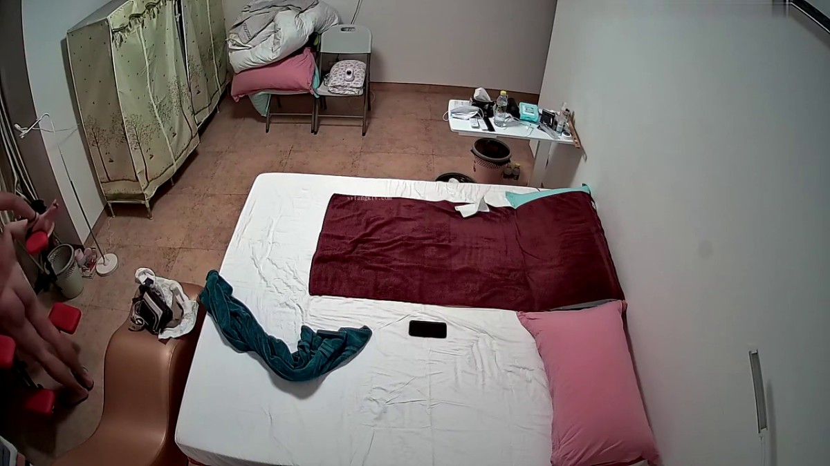 胖叔网盘被黑不愿意付赎金被黑客流出 多角度偷拍约炮刚下海的马尾辫外卖小野鸡服务不错点个赞 (3)