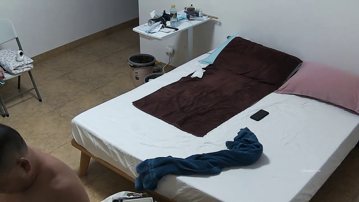 胖叔网盘被黑不愿意付赎金被黑客流出 多角度偷拍约炮刚下海的马尾辫外卖小野鸡服务不错点个赞 (4)