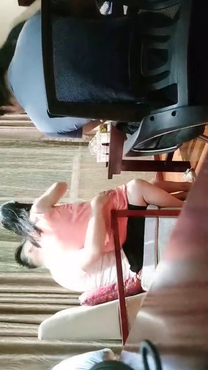 2022.7.4，【真实夫妻换妻探花】，30岁良家夫妻，从紧张羞涩到淫荡狂野