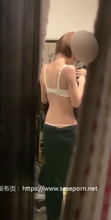 【TP精品】 外站新流出猥琐房东手机偷拍情侣住房日常啪啪温存