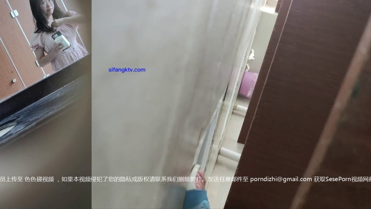 七月最新流出国内厕拍大神潜入 师范学院旁边女厕手持多角度偷拍各种制服学妹尿尿粉色胖女孩