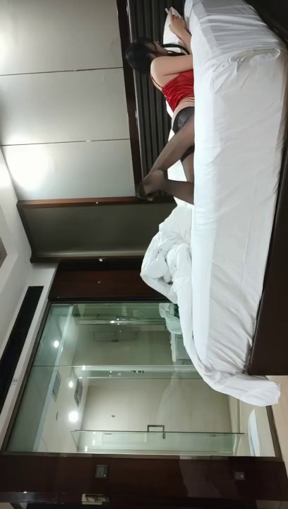 【無水印原版--超清新片速遞】2022.4.14，【冒险王探花】，23岁小空姐，175大长腿，风情万种肤白如玉