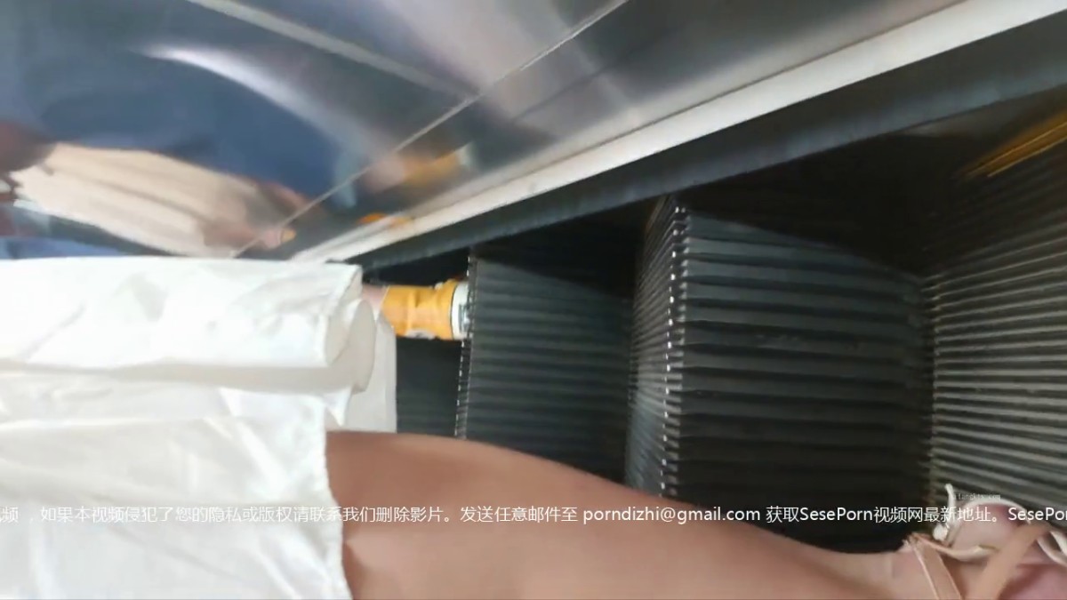 私房流出 魔手 CD 经典CD合集《撩裙、长裙、丁字裤》超诱惑白长裙前后薄纱透明黑黑一大片