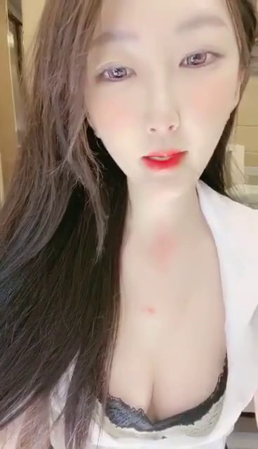 女神非常极品 美腿包臀裙 慢慢脱掉白嫩奶子 无毛美穴翘屁股 让人流鼻血