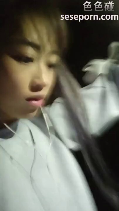 清纯美女主播完美露脸真空白丝袜约眼镜炮友户外学校草坪上啪啪直播又跑地下停车场干又插喷了清晰对白