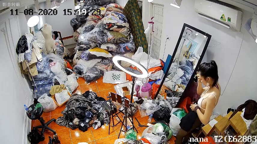 私房售价50元黑客破解摄像头 双摄像头记录美女直播带货卖-1