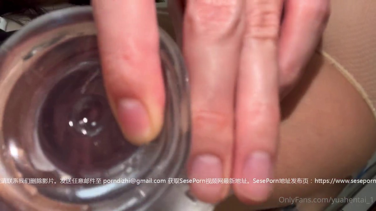 最强高潮蜜汁白虎嫩鲍女神▌Yua▌制服女警爆裂白丝 女上位阳具顶撞宫口高潮 表情爽上天1 (3)