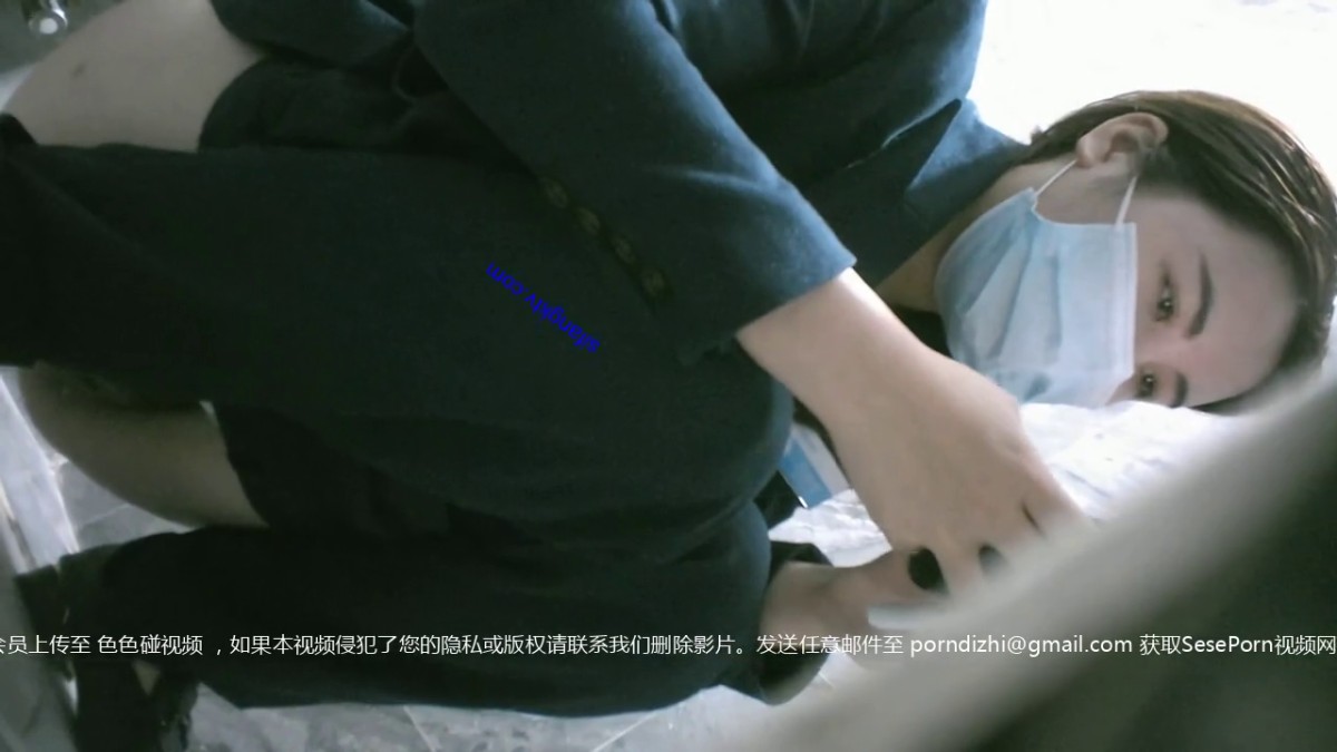 八月最新私房大神 隔墙有眼 原创厕拍 馒头肥穴勾魂黑丝透明内裤 (20)