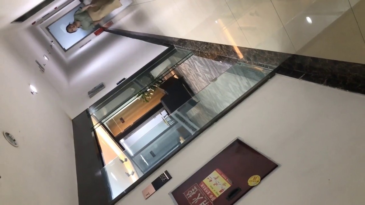 厕拍大神多地点女厕近距离偷拍多位美女嘘嘘11