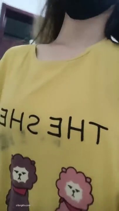 【丫头6727】新人~!生涩脸红妹子~极品美胸身材~大海豚自慰1