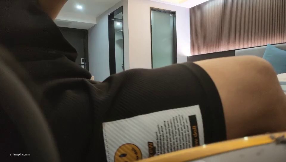 【無水印原版---新片速遞】2022.8.26，【91第一深情也叫日久深情】，高端外围 经骨好软妹子 仙丹加持