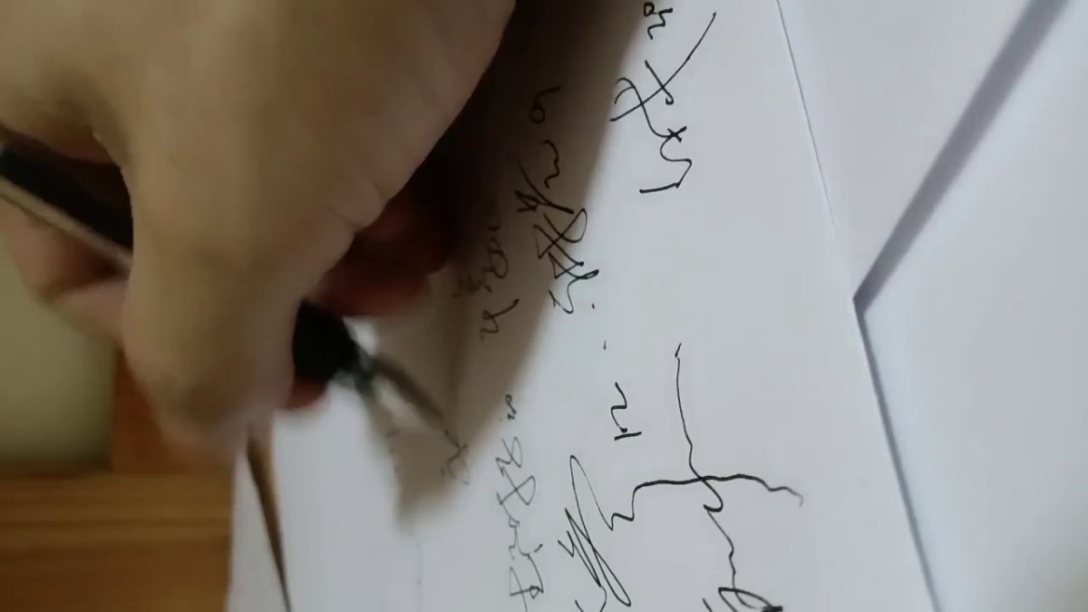 重磅！看完这【有想去学按摩的想法】中医调理SPA会所，白皙妹子客户带美腿表妹做调理，当天正经调理，第二天来就蹭进去2