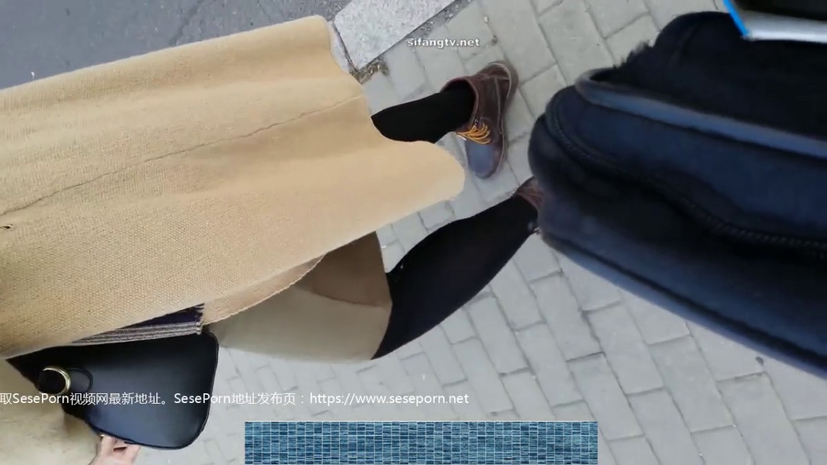 各种地方摸完女生翘臀或黑丝长腿就跑 各种尖叫声 有的露脸 有的抄底 肾上腺素拉满 太刺激了1 (3)