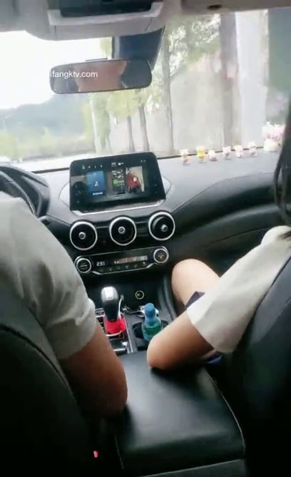 野外~玩刺激~玩心跳~【无敌小表妹】2男2女~车震小树林~茅屋~5