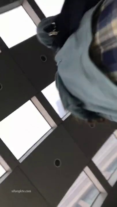 几十个学生妹，转挑精品美眉！大神专挑年轻的学生妹跟拍偷拍集合A，青春的气息，JK制服丝袜美腿