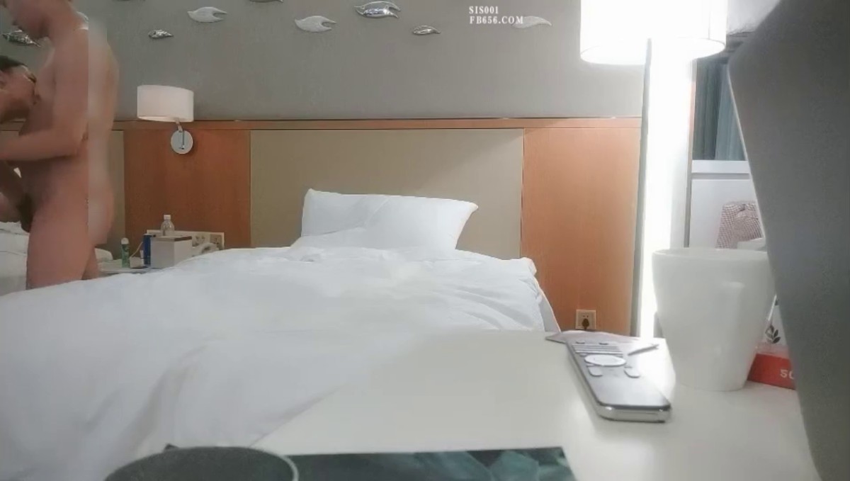 女神级气质端庄御姐大长腿丰腴性感肉肉的，穿上黑丝跪爬在床上这样的美景挡不住沦陷把玩猛力抽操