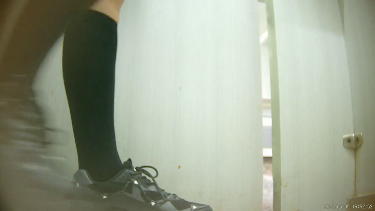 全网4K独家原档（未流出）第二季厕拍后方视角高清露脸（10）10