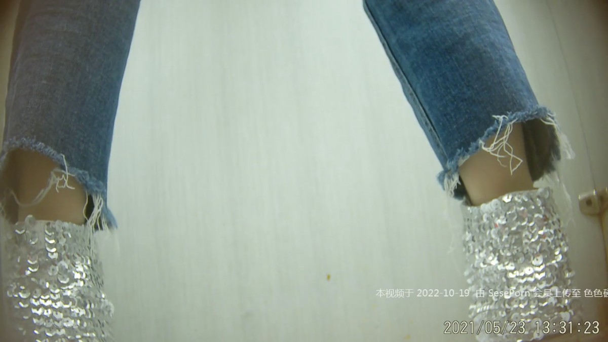 全网4K独家原档（未流出）第二季厕拍全是后方视角高清露脸（3）