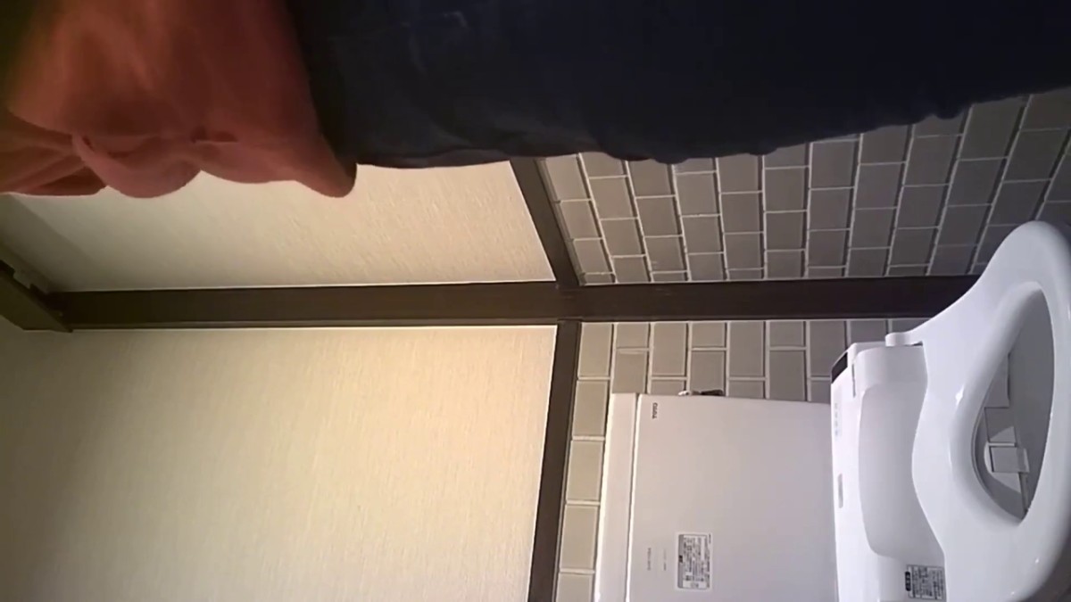 西餐厅美女如云高级坐厕正面镜头偸拍多位都市气质制服美女方便清纯嫩妹天然白虎逼属实太顶了3