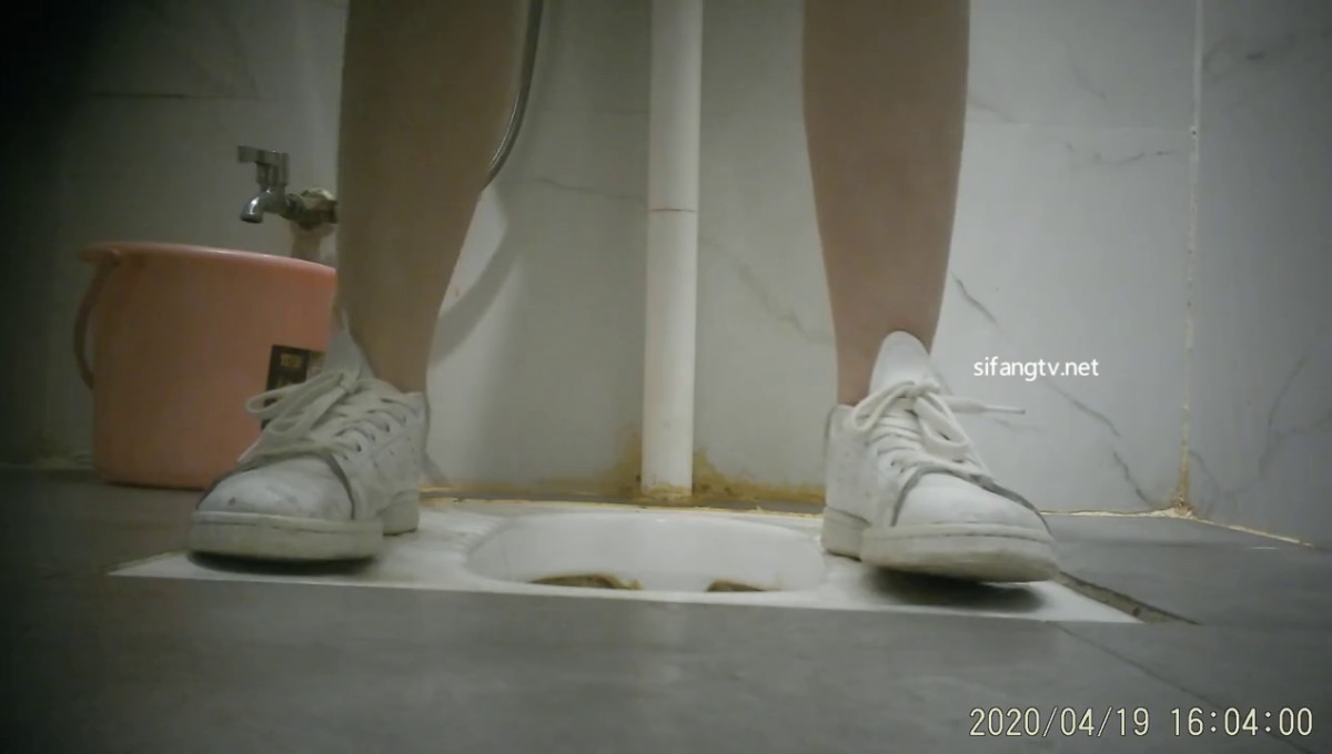 极刁钻固定镜头TP 年轻美女嘘嘘 高清特写粉嫩鲍鱼-1 (20)