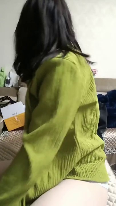 西安嫩妹在线卖逼！超级圆润大奶子【百变小樱】超白嫩B！~~ --，1000块就可以包夜，500快餐