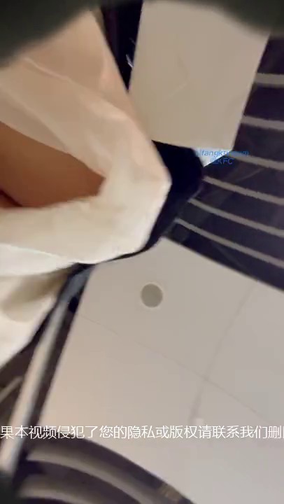 【精品CD】原创抄底KFC系列 大姐姐闺蜜团，短裙美臀丁字裤性感毛霸气外漏-1