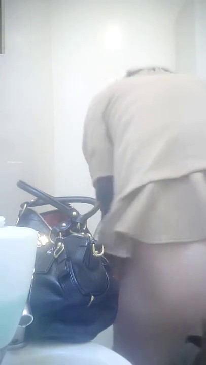 最新典藏 顶级厕拍 完美收录100美女高清甄选 商场写字楼完美近视角-1 (3)