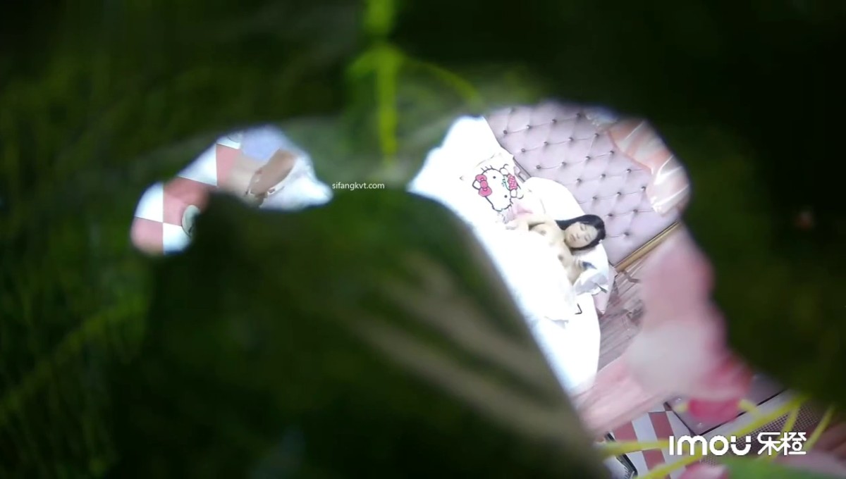 十一月最新流出高校附近情趣酒店偷拍 大学生情侣下课换上JK制服就迫不及待开房打炮