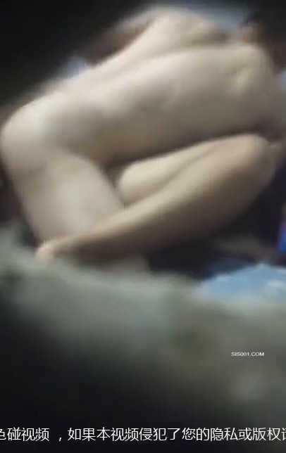 出租房洞中偷窥隔壁小情侣啪啪 妹子长的不错 大奶子 又操又啃的挺热烈