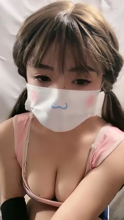 手机直播情侣啪啪秀身材娇小妹子69互舔上位骑乘 多种姿势换着操呻吟诱惑喜欢不要错过